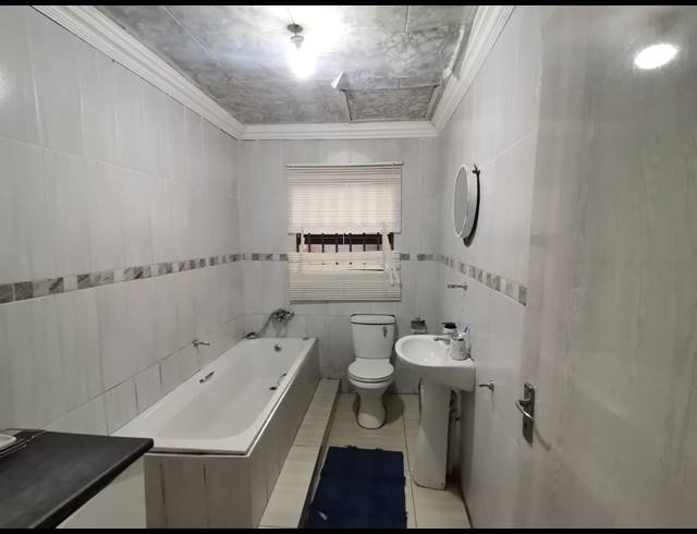 3 BEDROOM HOUSE FOR SALE IN EVATON WEST